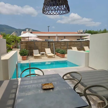 Zante Flower & Διαμέρισμα Αλυκανάς