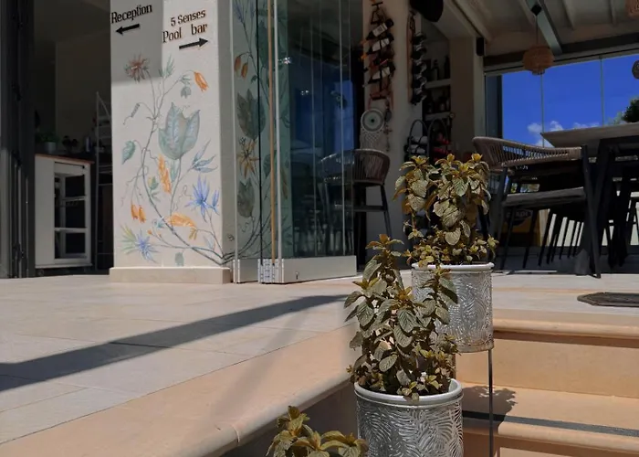 Zante Flower & Апартаменты