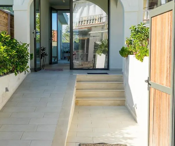 Апартаменты Zante Flower &